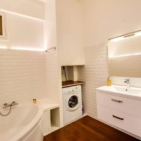Apartamento Plein Centre, Calme Et Proche De La *
