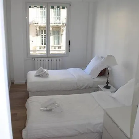 Apartment Plein Centre, Calme Et Proche De La *