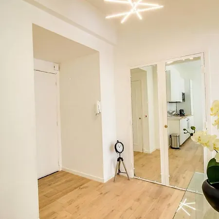 Apartment Plein Centre, Calme Et Proche De La Nice