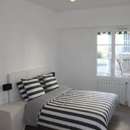 Plein Centre, Calme Et Proche De La Nice