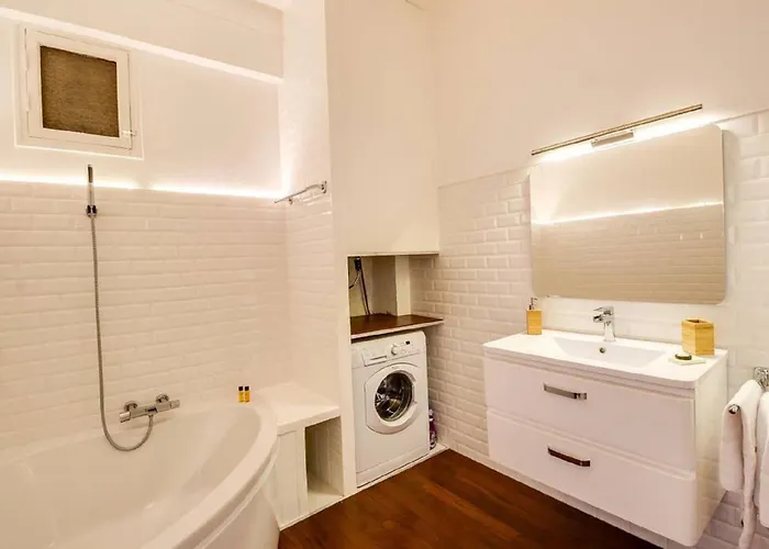 Apartman Plein Centre, Calme Et Proche De La *